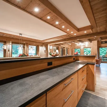 Des Ours I Le Club Villa